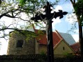 Hradešín - kříž před kostelem sv. Jiří 